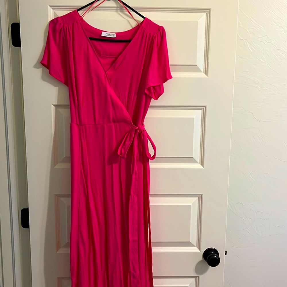 Bright pink maxi dress, never worn!